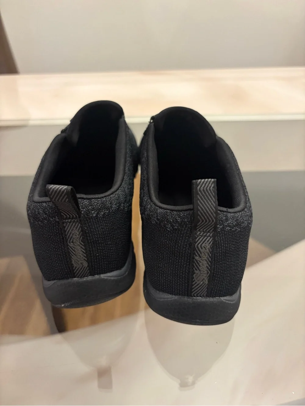 Skechers Air-Cooled Memory Foam Relaxed Fit Black Shoes Sneakers Size 8.5